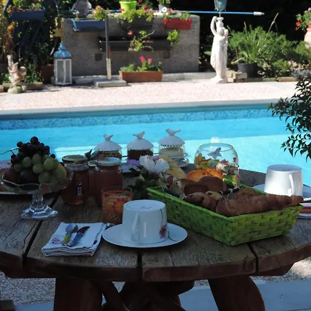 Chez Papy Et Mamy Bed & Breakfast 3*